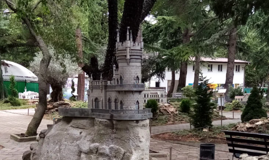 Где встретить рассвет в Симферополе: городские парки, река Салгир и возвышенности Крыма